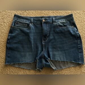 Judy Blue 18W boyfriend fit Jean Shorts
